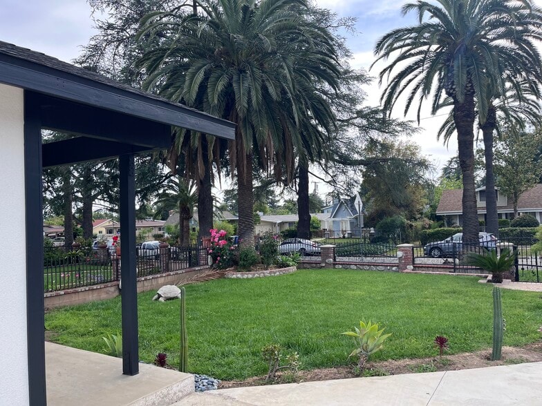 Building Photo - 2128 El Sereno Ave