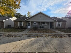 Building Photo - 2705/2707 Plaza Ln