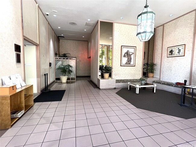 Building Photo - 411 Hobron Ln