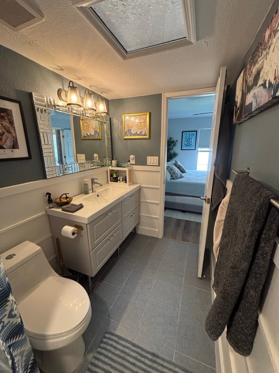 Master Bathroom - 2912 Plaza Terrace Dr