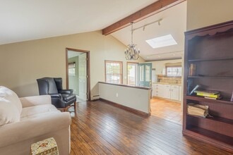 Building Photo - Fully Renovated 2-Bedroom Apartment – Locust Valley, NY
