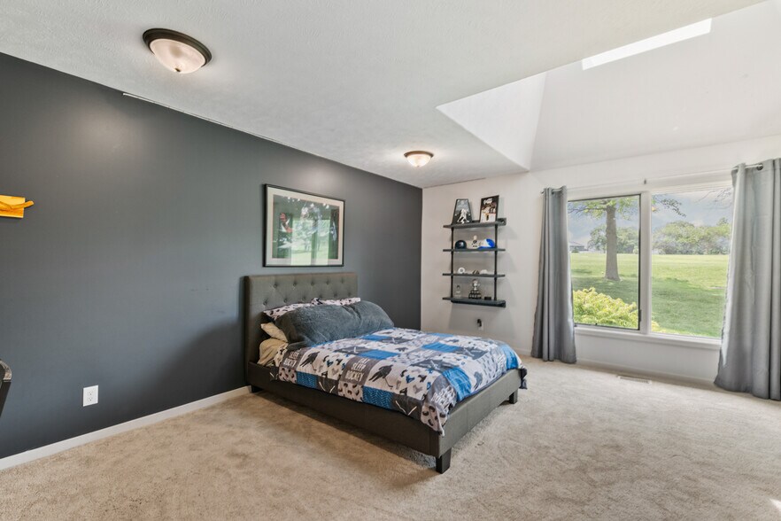 Building Photo - 4606 S 184th Plz
