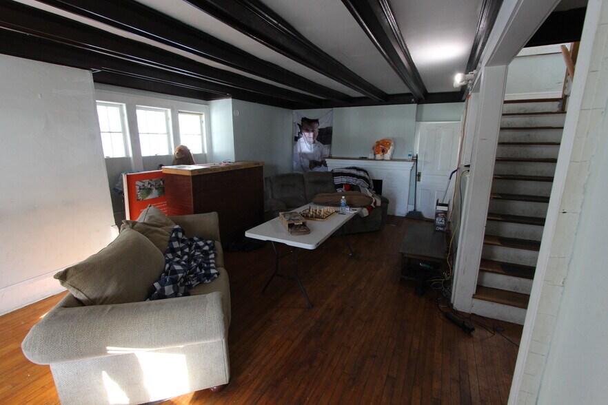 living room - 831 Lancaster Ave