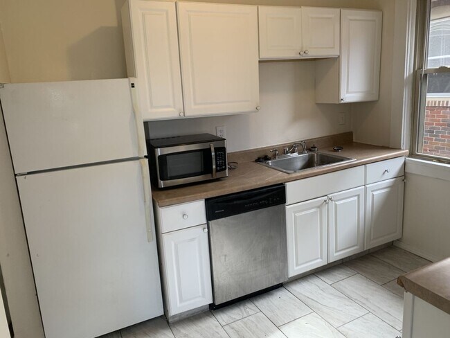 Building Photo - 2309 Eldridge St