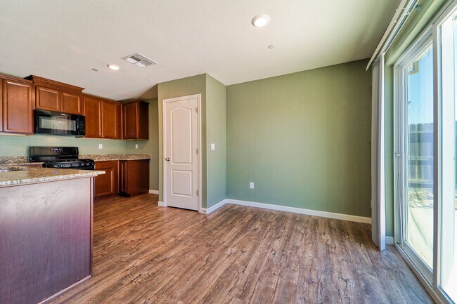 Building Photo - 5549 Glowhaven St
