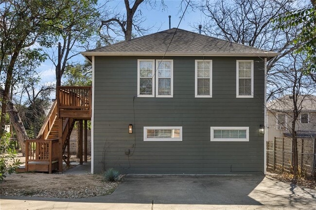 Building Photo - 2109 Brackenridge St