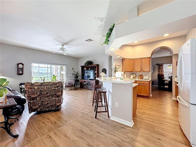 Building Photo - 526 Henley Cir