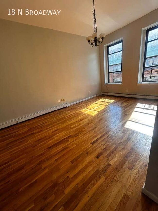 Building Photo - 18 N Broadway-