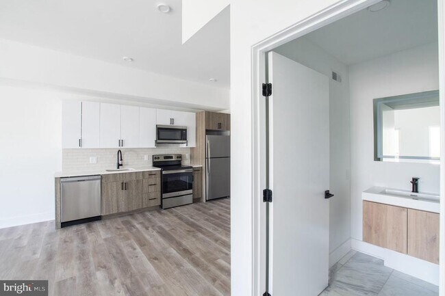 Building Photo - 1420 Point Breeze Ave