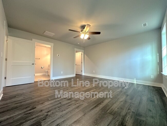 Building Photo - 3814 Starmount Ave