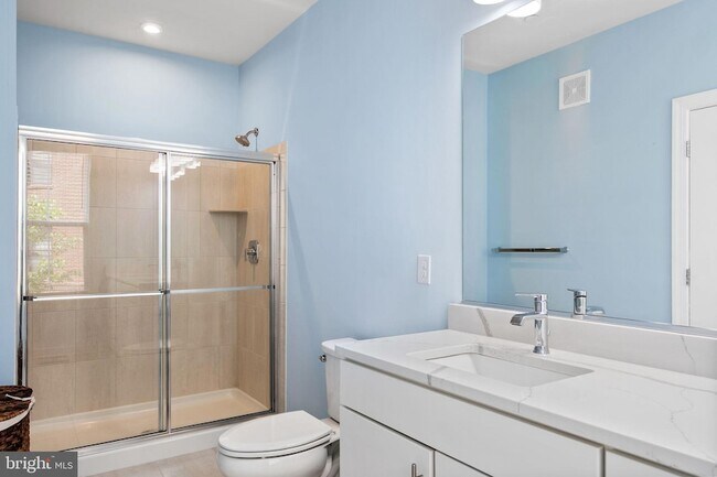 Building Photo - 3925 Fair Ridge Dr