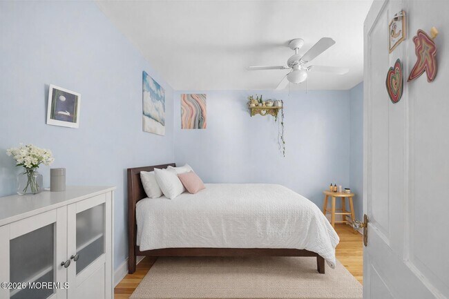 Building Photo - 123 Main Ave