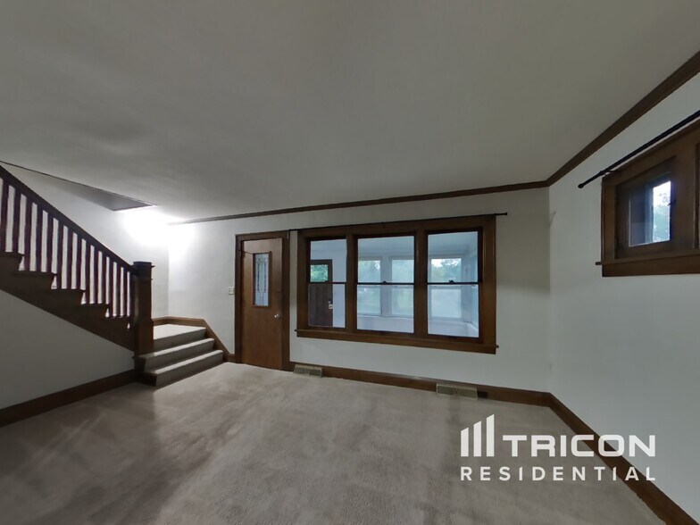 Building Photo - 2322 NE Stinson Pkwy