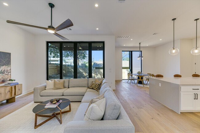 Building Photo - 2401 Trailside Dr