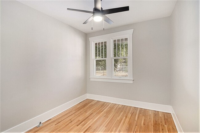 Building Photo - Spacious 2 bedroom home in the heart of City Park! LEASING SPECIAL INFO BELOW