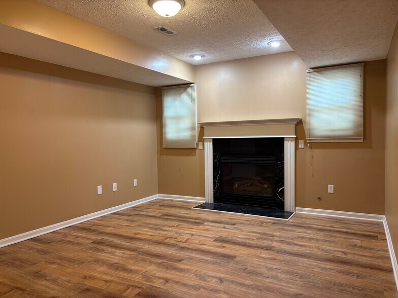 Building Photo - 8222 Chester Pky
