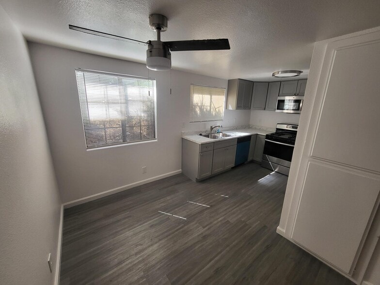 Building Photo - 4th St. Apartments