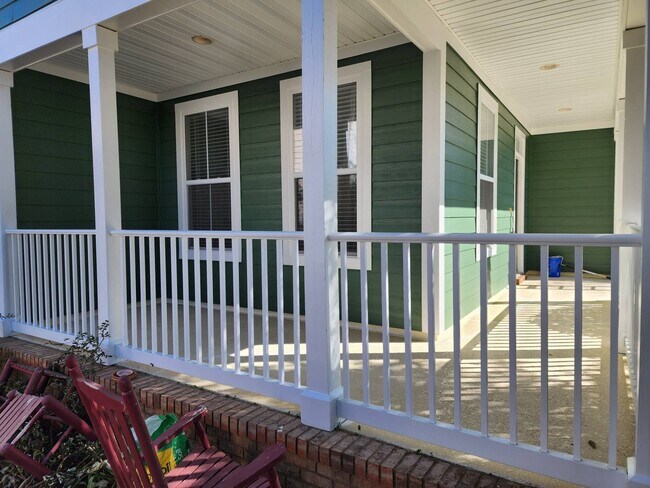 Building Photo - 2472 Lantana Ln