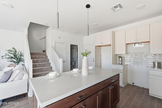 Building Photo - 8137 E Brown Rd