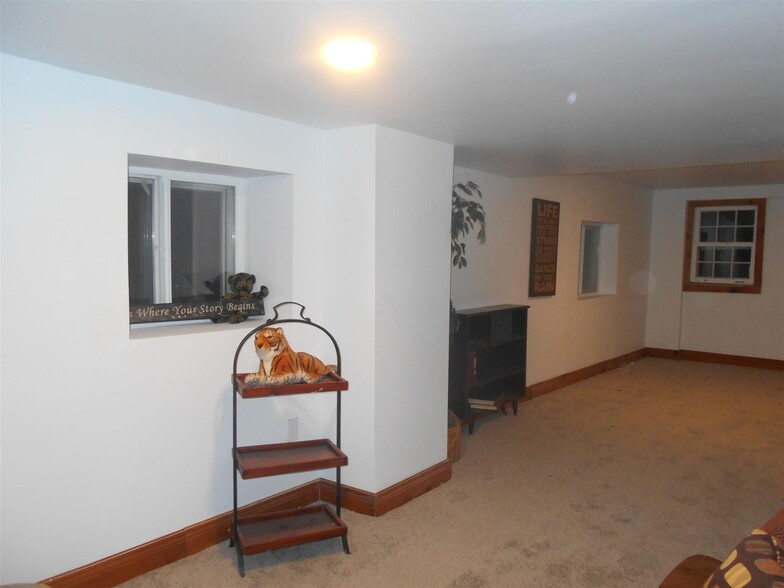 Building Photo - 331 Tamworth Dr