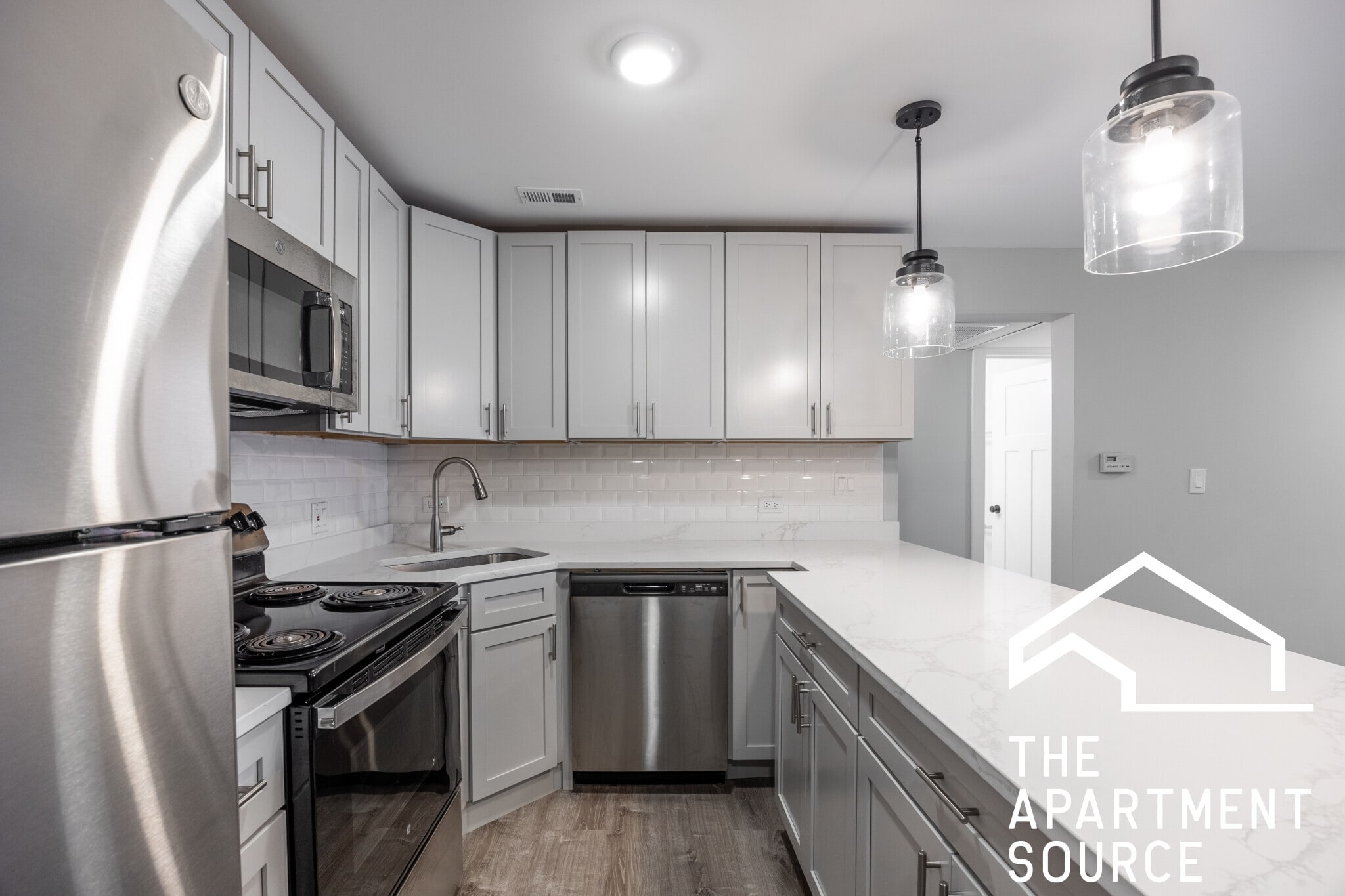 Building Photo - 1214 N La Salle Dr