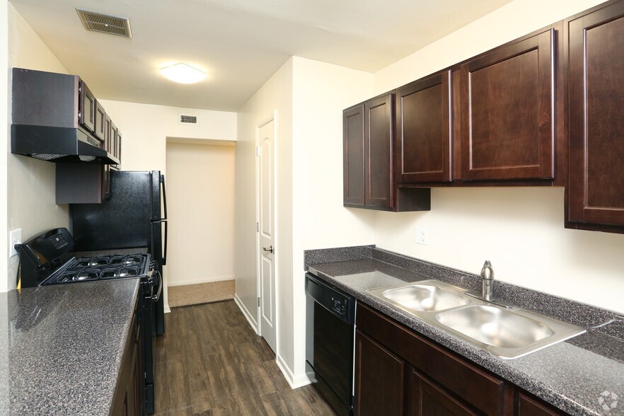 Hinsdale Lake Terrace 16W450 Honeysuckle Rose Ln Willowbrook IL 60527