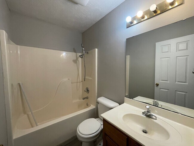 Building Photo - 1425 Joyner Dr