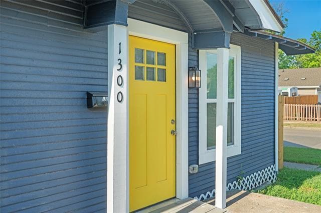 Building Photo - 1300 E Baltimore Ave