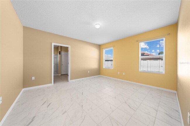 Building Photo - 1073 Brenton Manor Dr