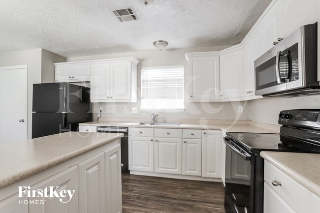 Building Photo - 22403 Ivygate Dr