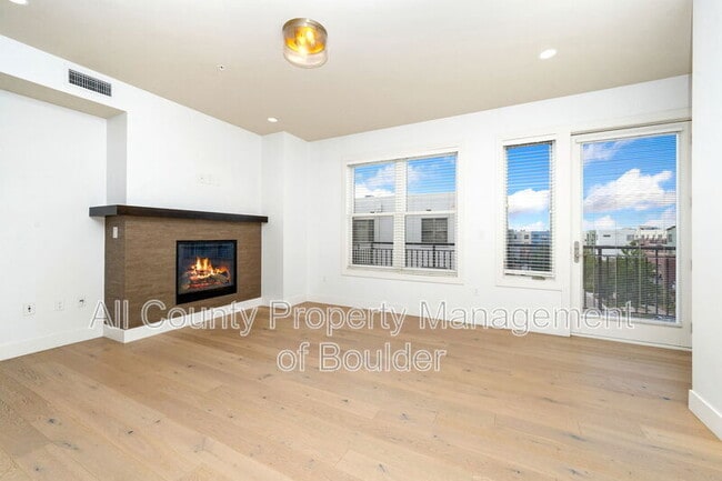 Building Photo - 3401 Arapahoe Ave