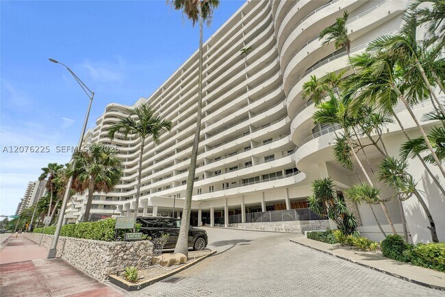 Building Photo - 5555 Collins Ave