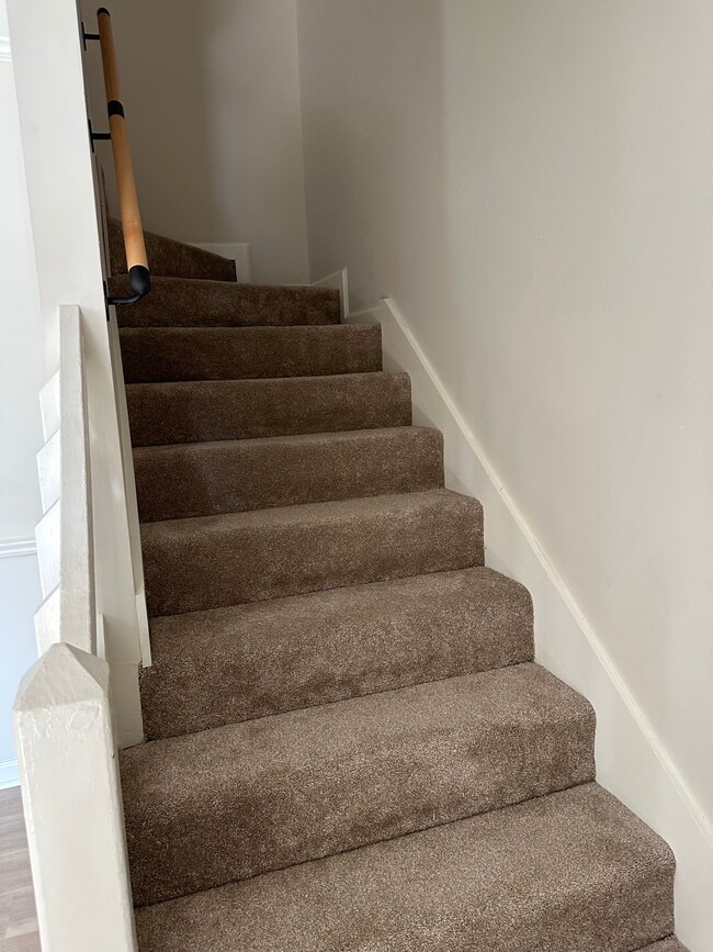 Building Photo - 3891 Almon Dr