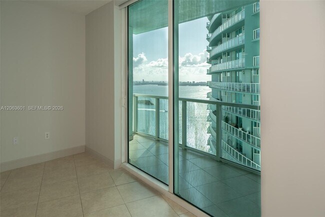 Building Photo - 1900 N Bayshore Dr