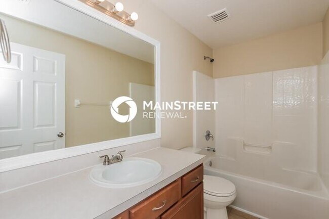 Building Photo - 3 Bedroom Pet-Friendly Home in MELBOURNE, FL with Main Street Renewal