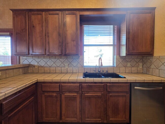 Building Photo - 8152 Eagledancer Ave