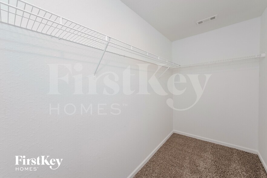 Building Photo - 124 Innis Brk Cir SW