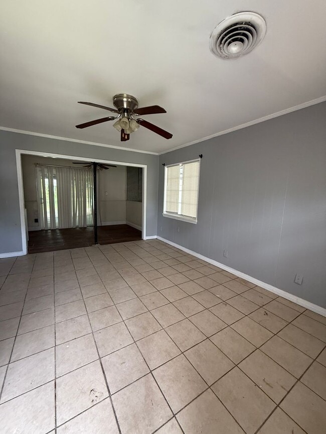 Building Photo - Rental Property In Sunset
