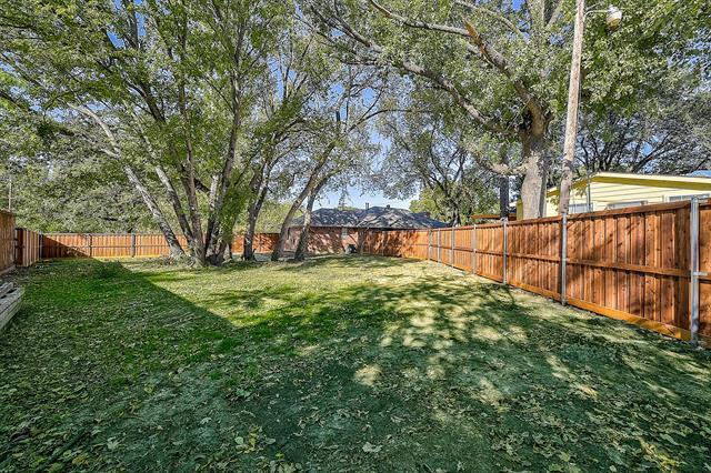 Building Photo - 720 Lakeshore Dr