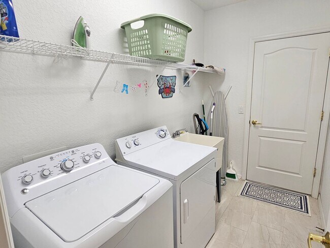 Building Photo - 4332 Nizza Ct