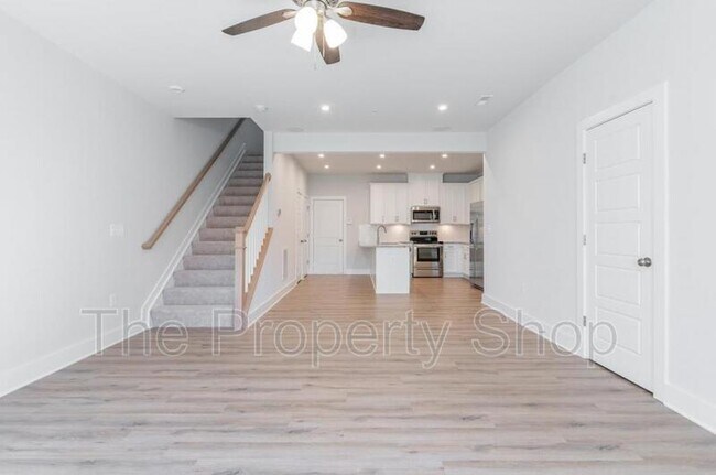 Building Photo - 2620 Lassen Pl