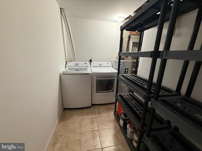 Building Photo - 3288 Wyndale Ct