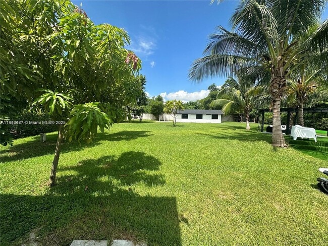 Building Photo - 290 NW 125th Ave