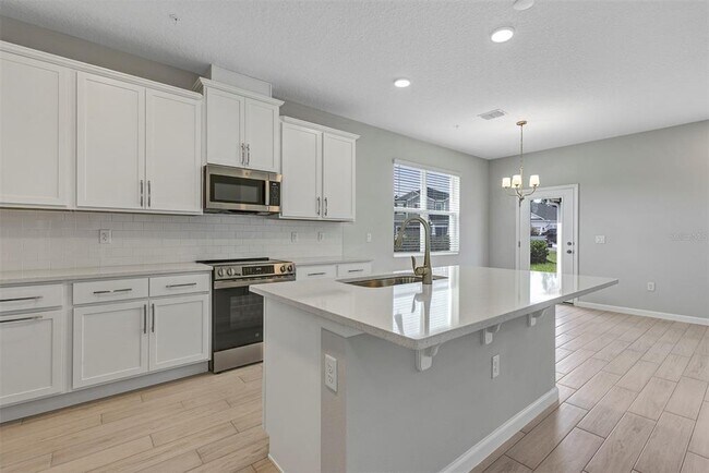 Building Photo - 518 Lady Palm St
