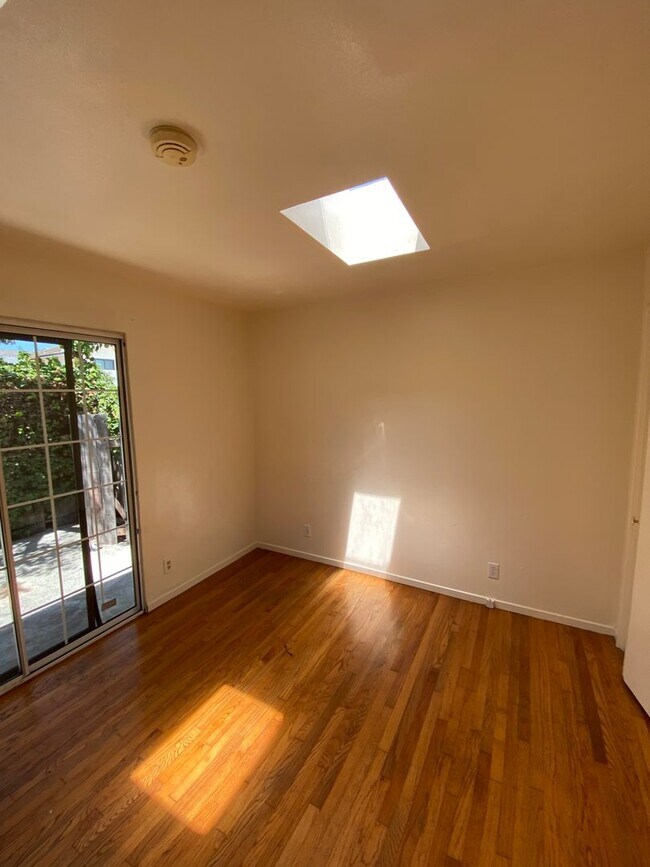 Building Photo - 6885 Pasado Rd