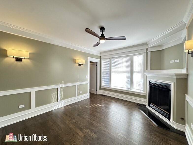 Building Photo - 1406 W Cornelia Ave