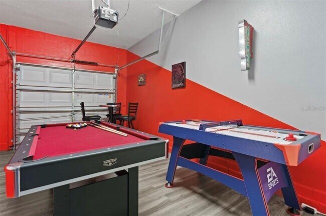 Building Photo - 4700 Sleepy Hollow Dr