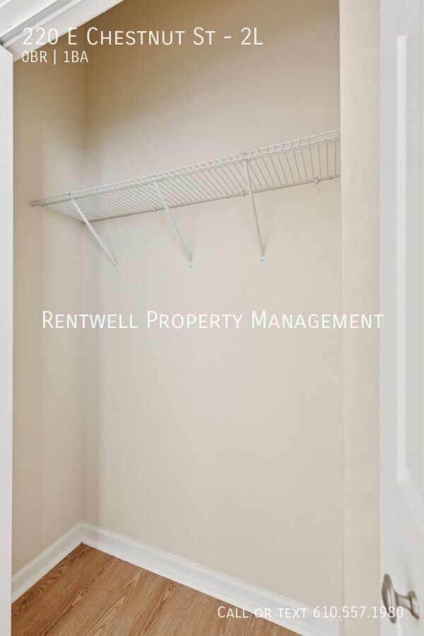 Building Photo - 220 E Chestnut St