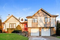 Building Photo - 4 Bedroom Pet-Friendly Home in GRANDVIEW, MO with Main Street Renewal