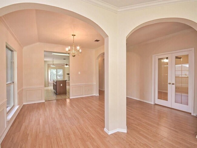 Building Photo - 1609 Passion Vine Cove
